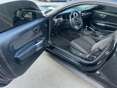 Used 2016 Ford Mustang Coupe image 18