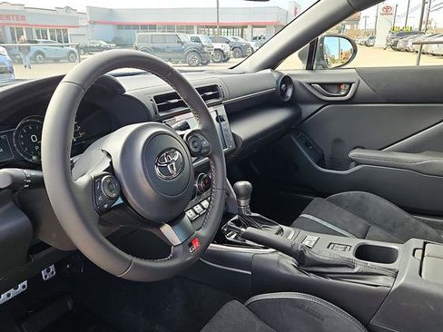 Used 2026 Toyota GR86 Premium image 9
