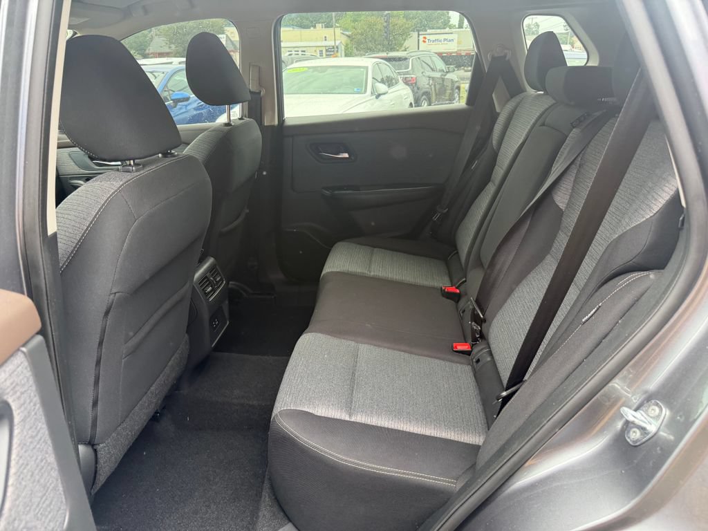 Used 2021 Nissan Rogue SV AWD/4WD image 15