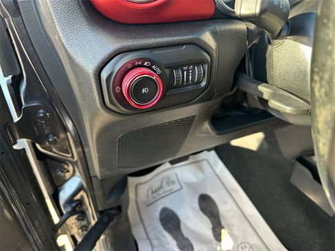 Used 2022 Jeep Wrangler Unlimited Rubicon w/ Xtreme Recon 35" Tire Package image 31