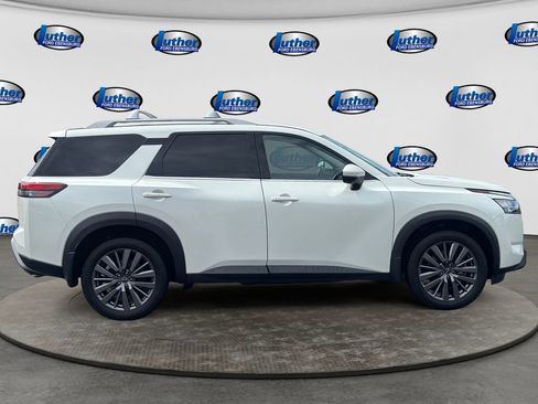 Used 2024 Nissan Pathfinder SL w/ SL Premium Package AWD/4WD image 6