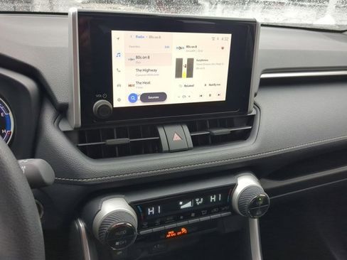 Used 2025 Toyota RAV4 XLE image 12