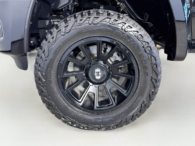 Used 2025 RAM 1500 Big Horn AWD/4WD image 32