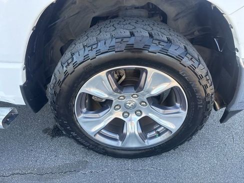 Used 2019 RAM 1500 Big Horn AWD/4WD image 14