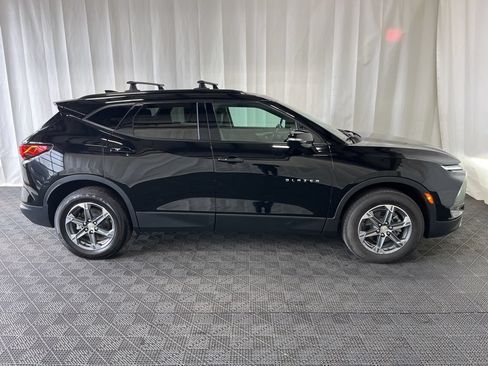 Used 2023 Chevrolet Blazer LT AWD/4WD image 2