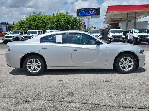 Used 2023 Dodge Charger SXT RWD image 9