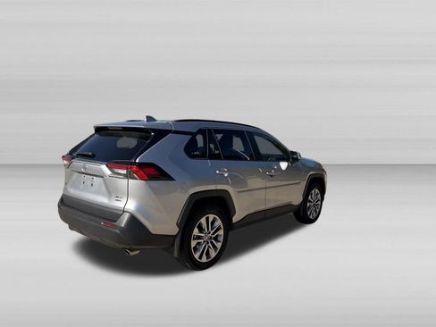 Used 2023 Toyota RAV4 XLE Premium AWD/4WD image 3