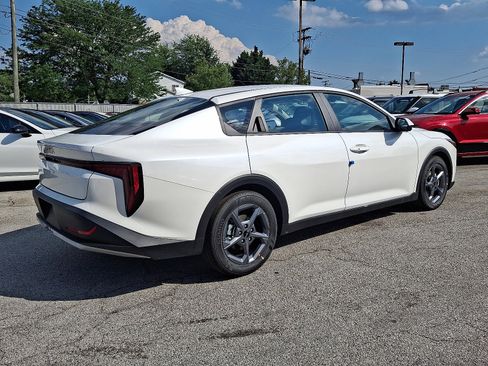 New 2025 Kia K4 LXS image 8