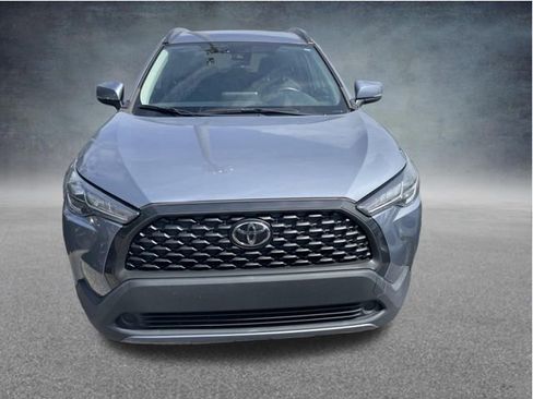 Used 2022 Toyota Corolla Cross LE FWD image 2