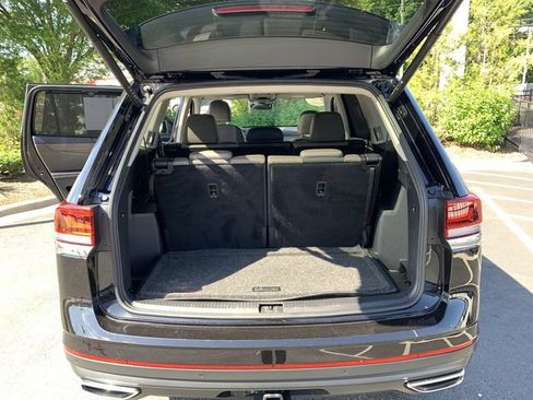 Used 2025 Volkswagen Atlas SEL AWD/4WD image 35