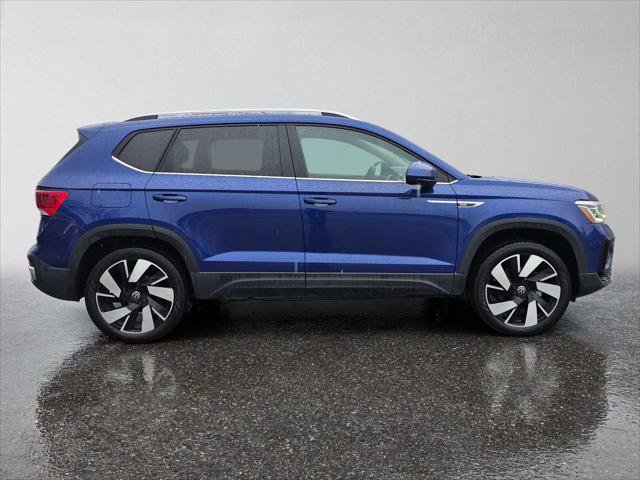 Used 2024 Volkswagen Taos SEL AWD/4WD image 2