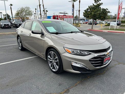 Used 2024 Ford Expedition Limited image 2