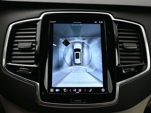 Used 2024 Volvo XC90 T8 Plus image 18