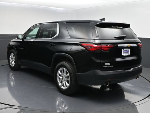 Used 2023 Chevrolet Traverse LS FWD image 5