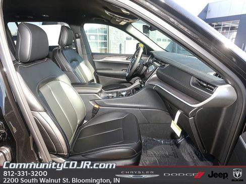 New 2025 Jeep Grand Cherokee L Limited AWD/4WD image 20