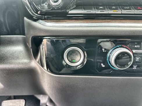 Certified 2024 GMC Sierra 1500 Elevation image 17