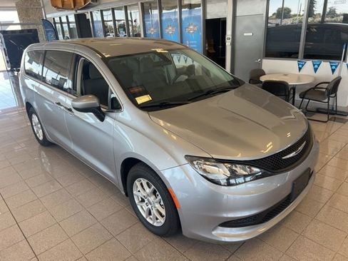 Used 2021 Chrysler Voyager LX image 2