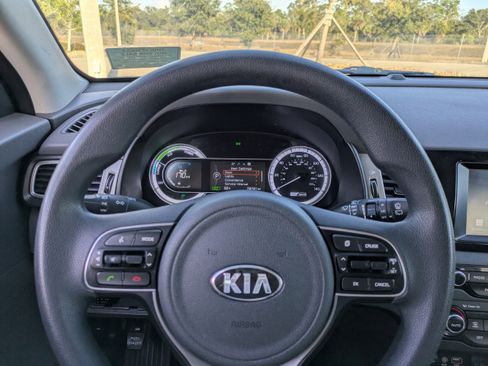 Certified 2017 Kia Niro LX image 22