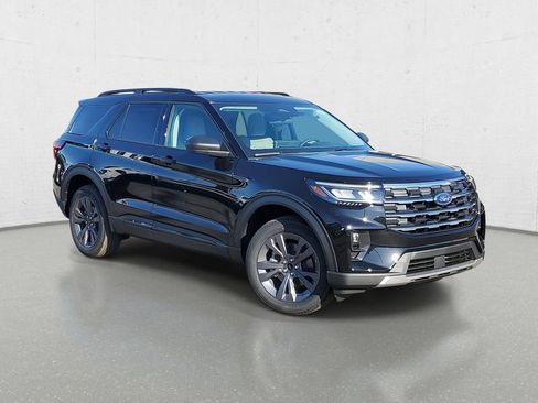 New 2026 Ford Explorer Active w/ Active Comfort Package AWD/4WD image 2