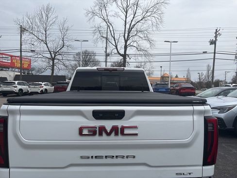 Used 2025 GMC Sierra 2500 SLT w/ SLT Premium Package image 9