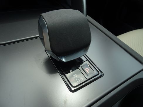 Certified 2025 Land Rover Discovery Sport S AWD/4WD image 28