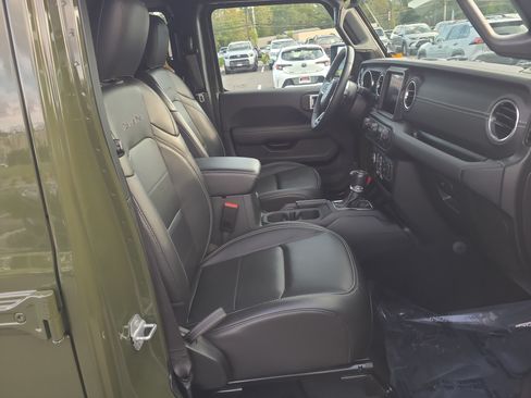 Used 2023 Jeep Wrangler Unlimited Sahara w/ Cold Weather Group AWD/4WD image 17