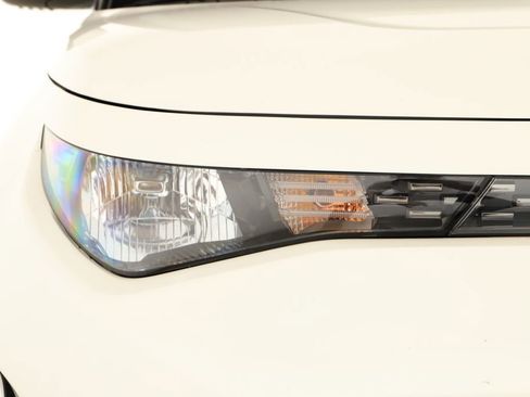 Used 2023 Kia Soul GT-Line image 33