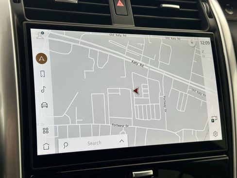 Used 2025 Land Rover Discovery S AWD/4WD image 25