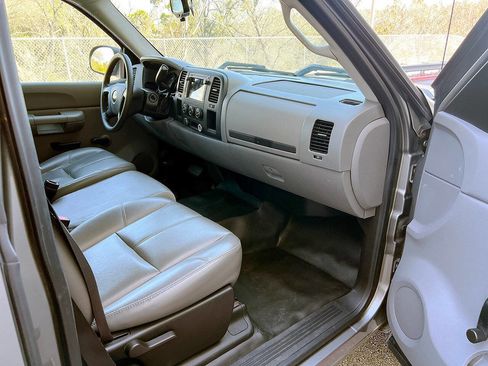 Used 2007 Chevrolet Silverado 1500 W/T image 34