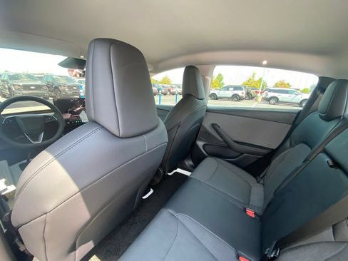 Used 2026 Tesla Model Y AWD image 19