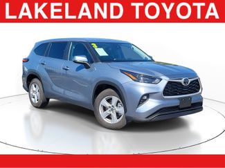 Used 2023 Toyota Highlander LE video 1