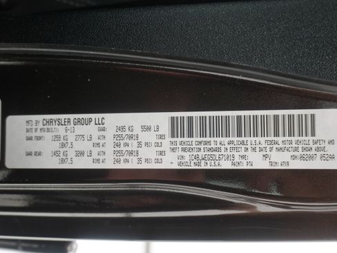 Used 2013 Jeep Wrangler Unlimited Sahara AWD/4WD image 29