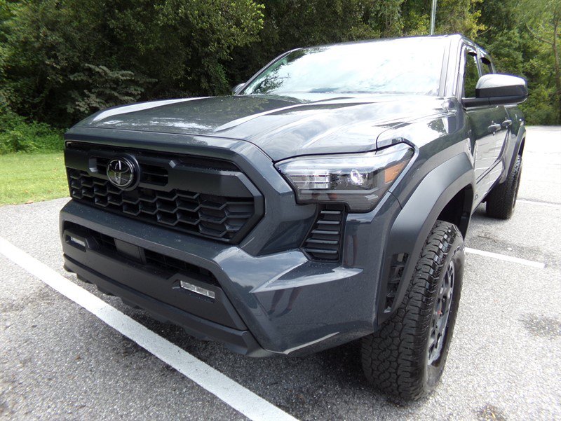 Used 2026 Toyota Tacoma TRD Off-Road AWD/4WD image 2