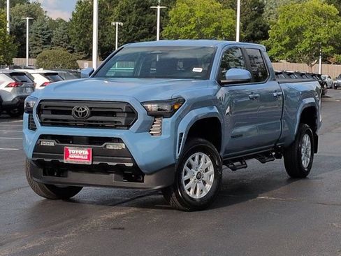 Certified 2026 Toyota Tacoma SR5 AWD/4WD image 2