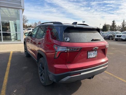 Used 2025 Chevrolet Equinox LT w/ Convenience Package II image 9