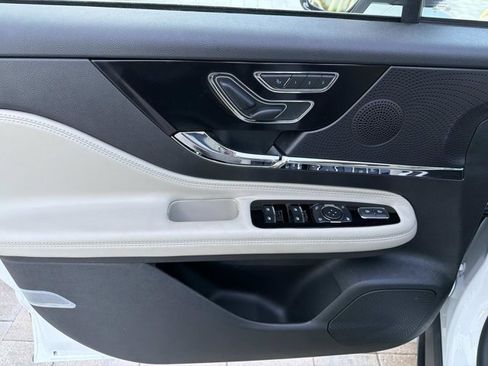 New 2026 Lincoln Corsair Premiere FWD image 8