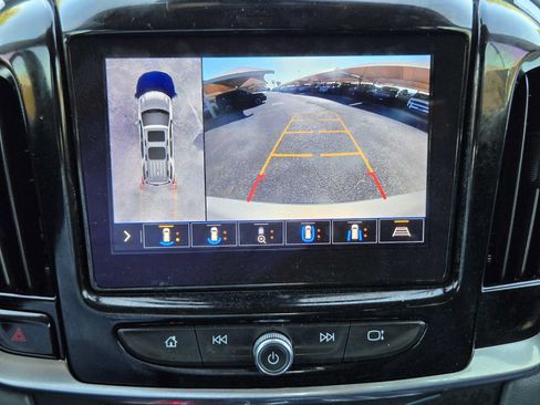 Certified 2021 Chevrolet Traverse LT w/ LT Premium Package FWD image 18