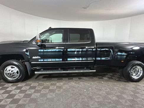 Used 2017 Chevrolet Silverado 3500 High Country w/ Duramax Plus Package AWD/4WD image 5