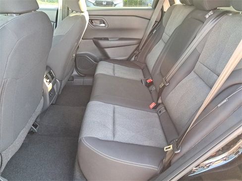 Used 2024 Nissan Rogue SV image 11