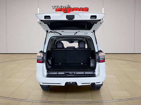 Used 2022 Toyota 4Runner TRD Sport AWD/4WD image 9