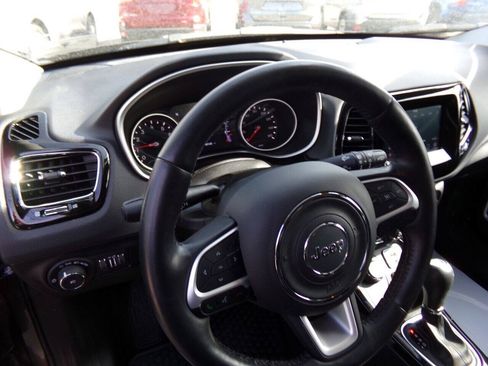 Used 2019 Jeep Compass Latitude AWD/4WD image 9