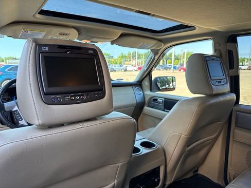 Used 2017 Ford Expedition Limited w/ Equipment Group 301A AWD/4WD image 13