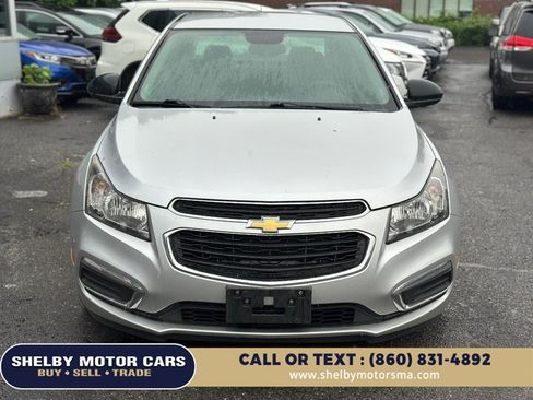 Used 2015 Chevrolet Cruze LS FWD image 2