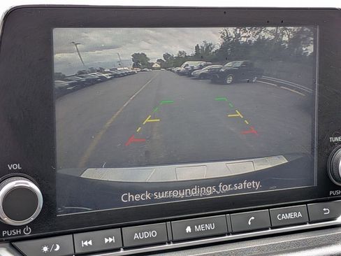 Used 2025 Nissan Rogue SV w/ SV Premium Package FWD image 17