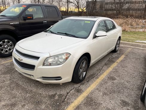 Used 2010 Chevrolet Malibu LT image 1