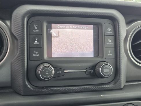 Used 2021 Jeep Gladiator Sport AWD/4WD image 14