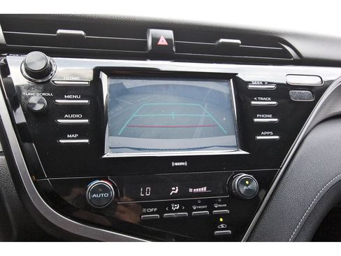 Used 2020 Toyota Camry SE FWD image 22