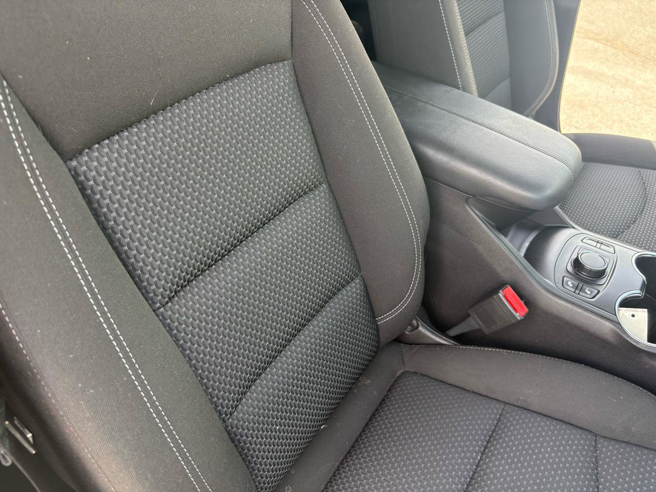 Used 2024 GMC Terrain SLE w/ Driver Convenience Package FWD image 44