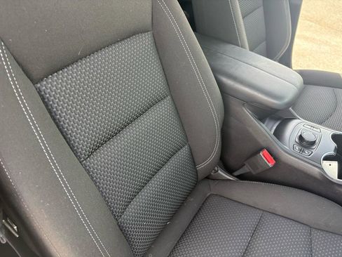 Used 2024 GMC Terrain SLE w/ Driver Convenience Package image 44