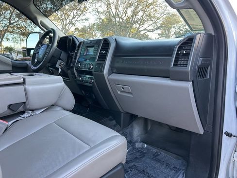 Used 2019 Ford F350 XL w/ Power Equipment Group image 38